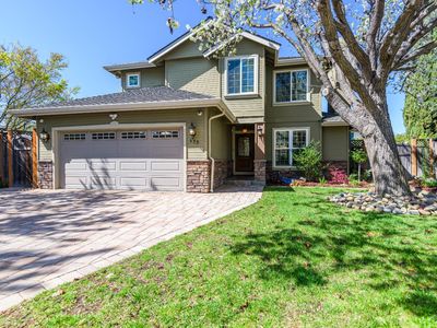 935 Hazel Ct