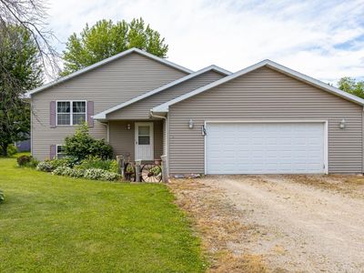705 Riverview Dr