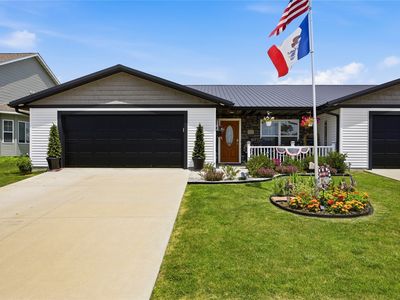 Property at 122 Towne Centre Dr, Urbana, IA