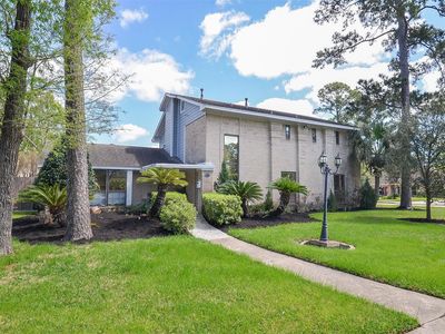 2711 Williamsburg Dr