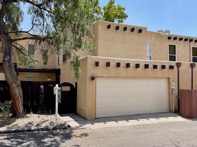 126 Calle Olas Altos NE