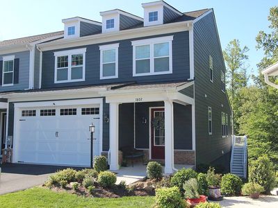 1802 Flora Ln