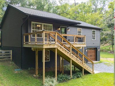 360 Foothill Ln