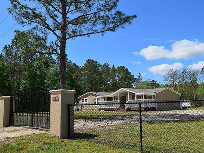 307 COUNTRY WORLD DRIVE W