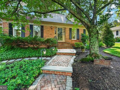 213 Greenock Dr