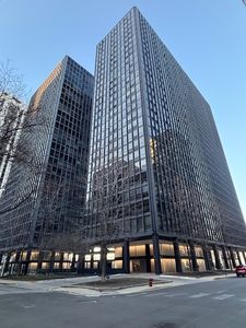 900 N Lake Shore Dr APT 1604