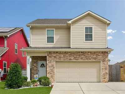 2329 E Village Ct