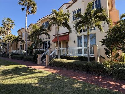 525 Mandalay Ave Unit 11