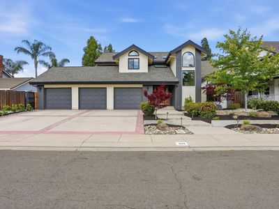 909 Opal Ln