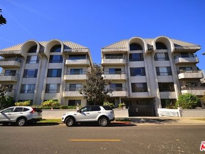 221 S Gale Dr Unit 305