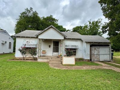 Property at 1703 N Montclair Ave, Dallas, TX
