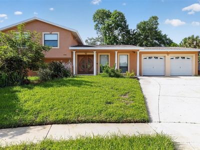 7001 BAYWOOD COURT