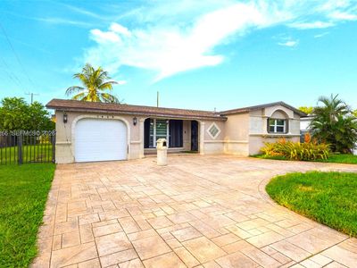 7949 Coral Blvd