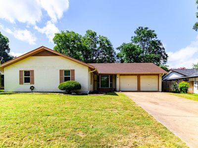 Property at 1106 Coronet St, Irving, TX