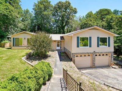 51 Wake Robin Way