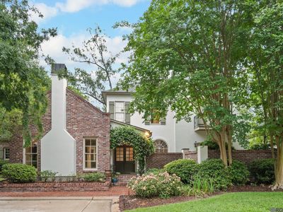 903 Crown Way