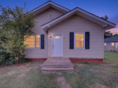 1575 Main St