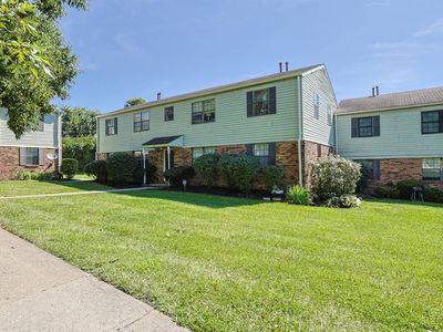 1937 Chaucer Dr APT A