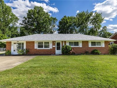 Property at 2230 Lynnwood Dr, Stow, OH