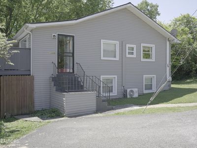 637 W Outer Dr