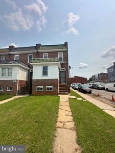 3923 W Garrison Ave