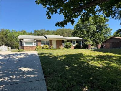 8933 Ambridge Dr