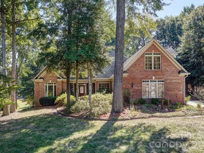 225 Highland Forest Dr