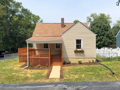 901 N Forest Ave