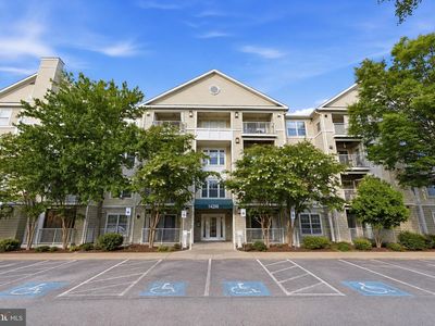 14200 Farnsworth Ln APT 204