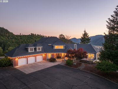 317 Aker Dr