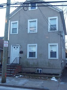 153 Mott Ave