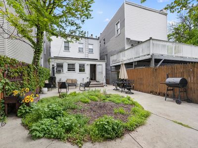 129 Avenue E