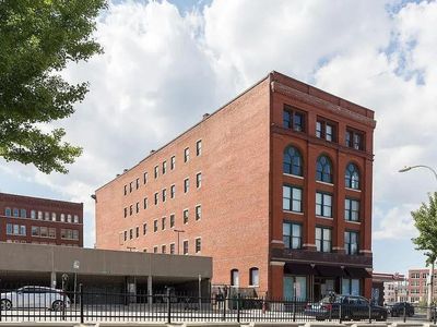 609 Central St APT 1102