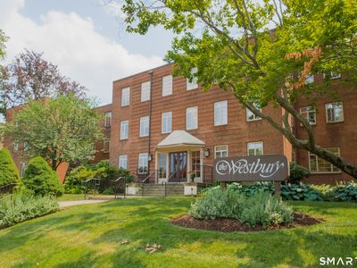 869 Farmington Avenue #103