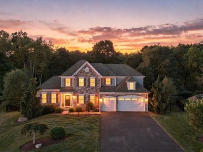 438 White Pine Ln