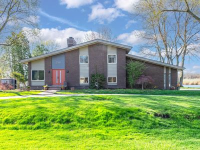 2797 Candlewick Dr
