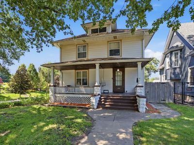 1030 W 15th St