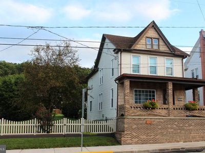 1009 E Grand Ave