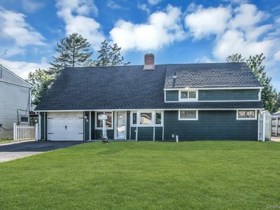 Property at 38 Fireplace Lane, Hicksville, NY