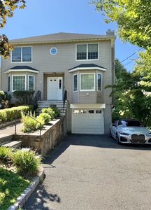 41 Mount Morris Ave