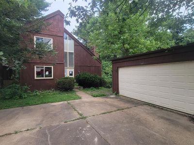 977 Woodside Village Ln