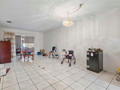 285 NE 191st St #2921