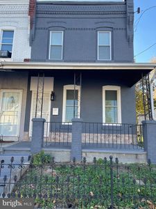 346 Parker St