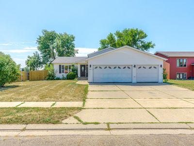 2604 Lexington Dr