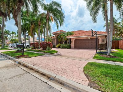 77 NW 108th Way
