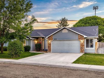 899 Blue Grass Way