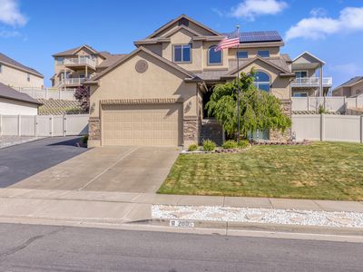 2005 E Redtail Way N