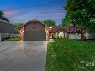 5695 S Kalmia Pl
