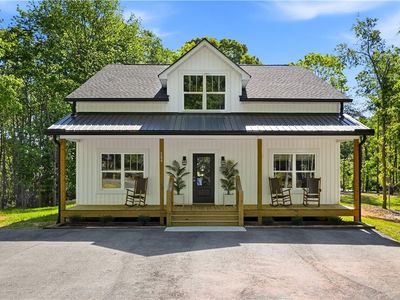 Property at 280 Townview Dr, Cleveland, GA