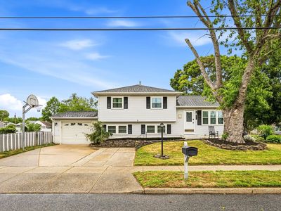 801 Holmes Ave